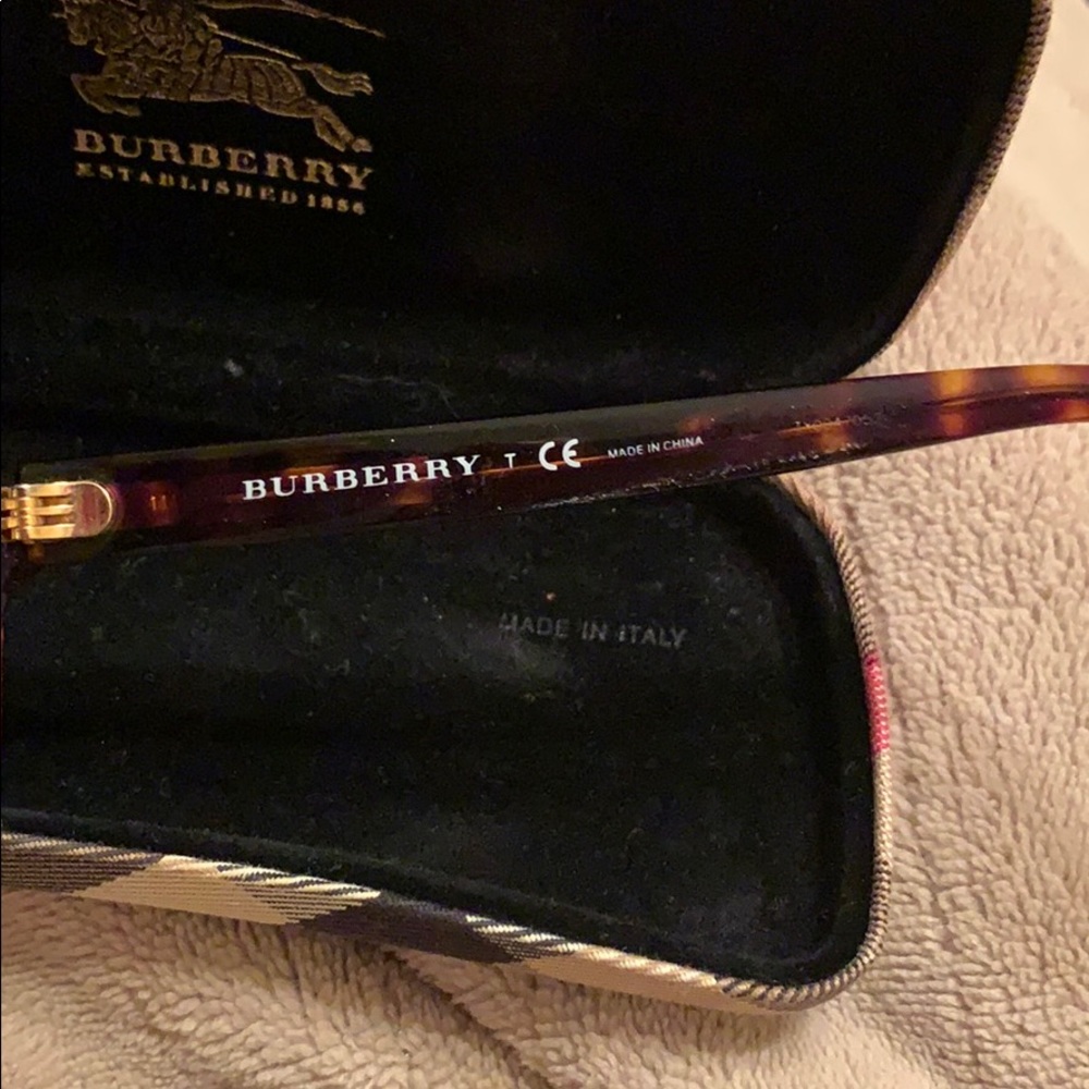 ✨BURBERRY GLASSES✨ - Picture 3 of 6